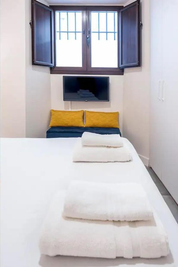Alohamundi Allure Apartments Seville Exterior photo